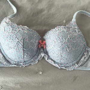 Victoria’s Secret body by Victoria lined Demi 34C